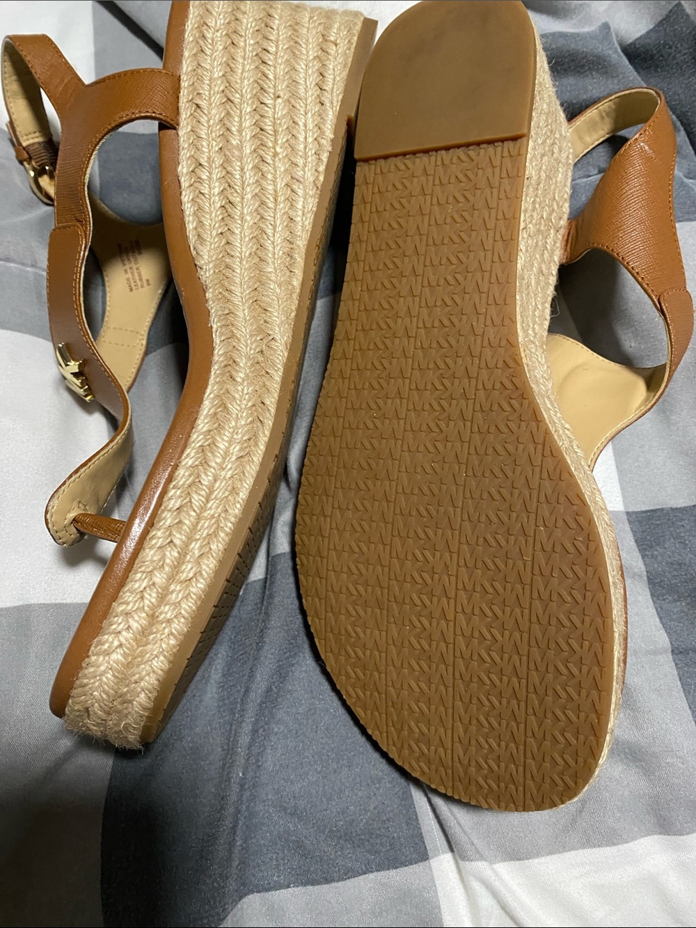 Michael Kors Tan Brown Leather Thong Sandals with MK Logo - Picture 4 of 4